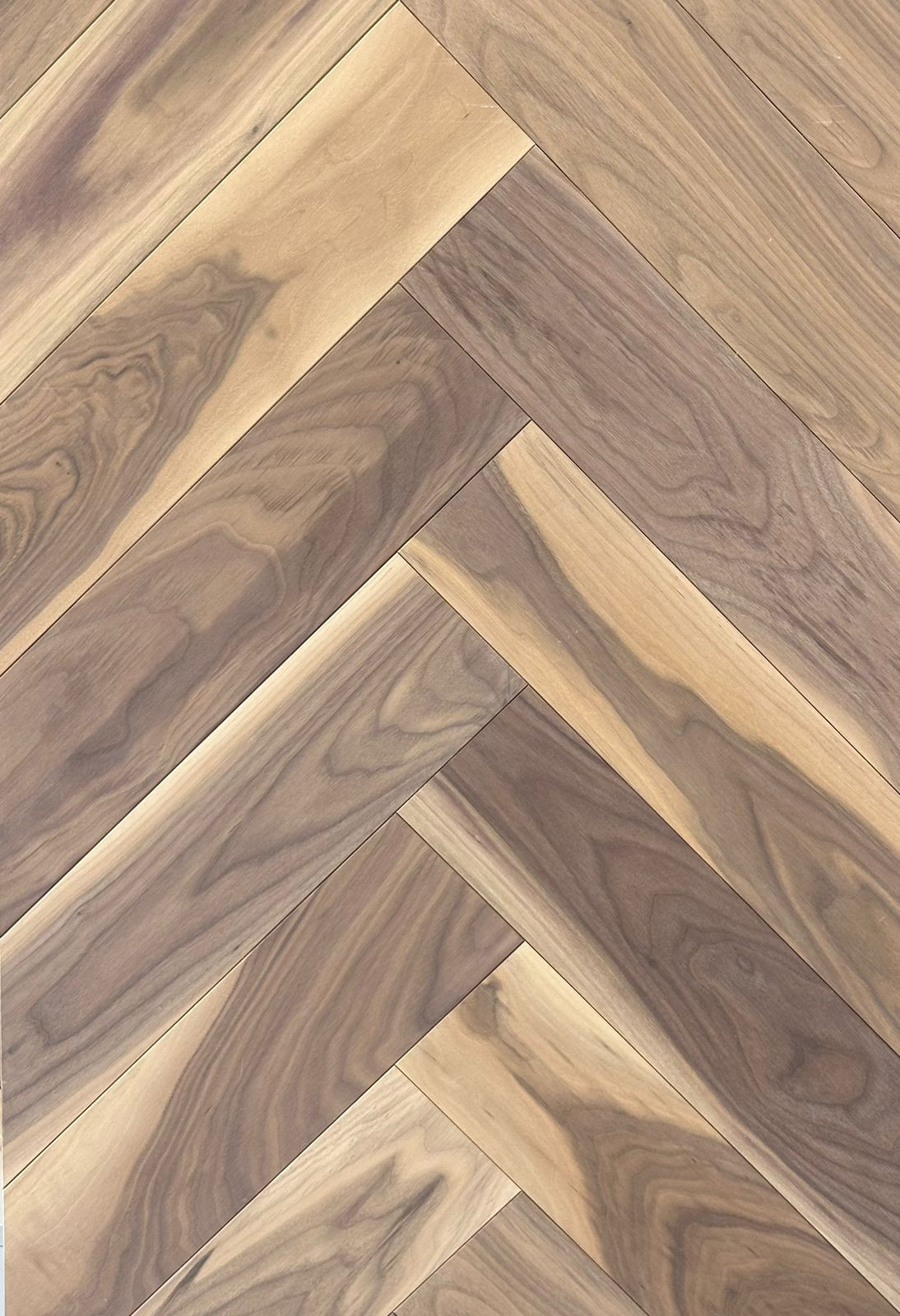 Chevron ENGINEERED Walnut Natur Yellowstone